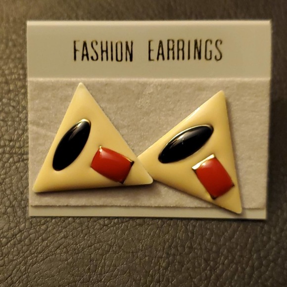 Boutique Red and Blue Triangle Fashion Earrings - Picture 1 of 4